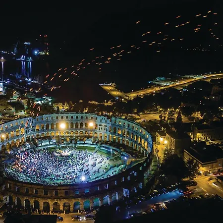 Casa vacanze Beautiful In With Wifi