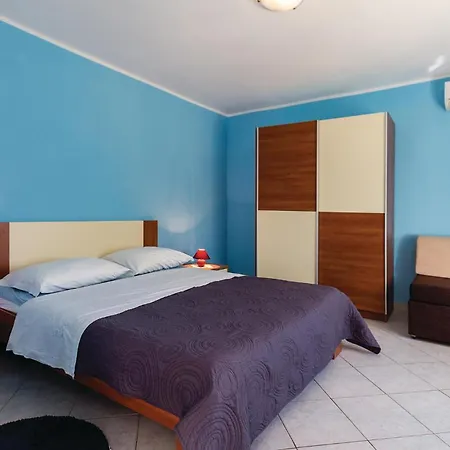 Casa vacanze Beautiful In With Wifi Pola