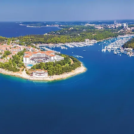 Casa vacanze Beautiful In With Wifi Pola